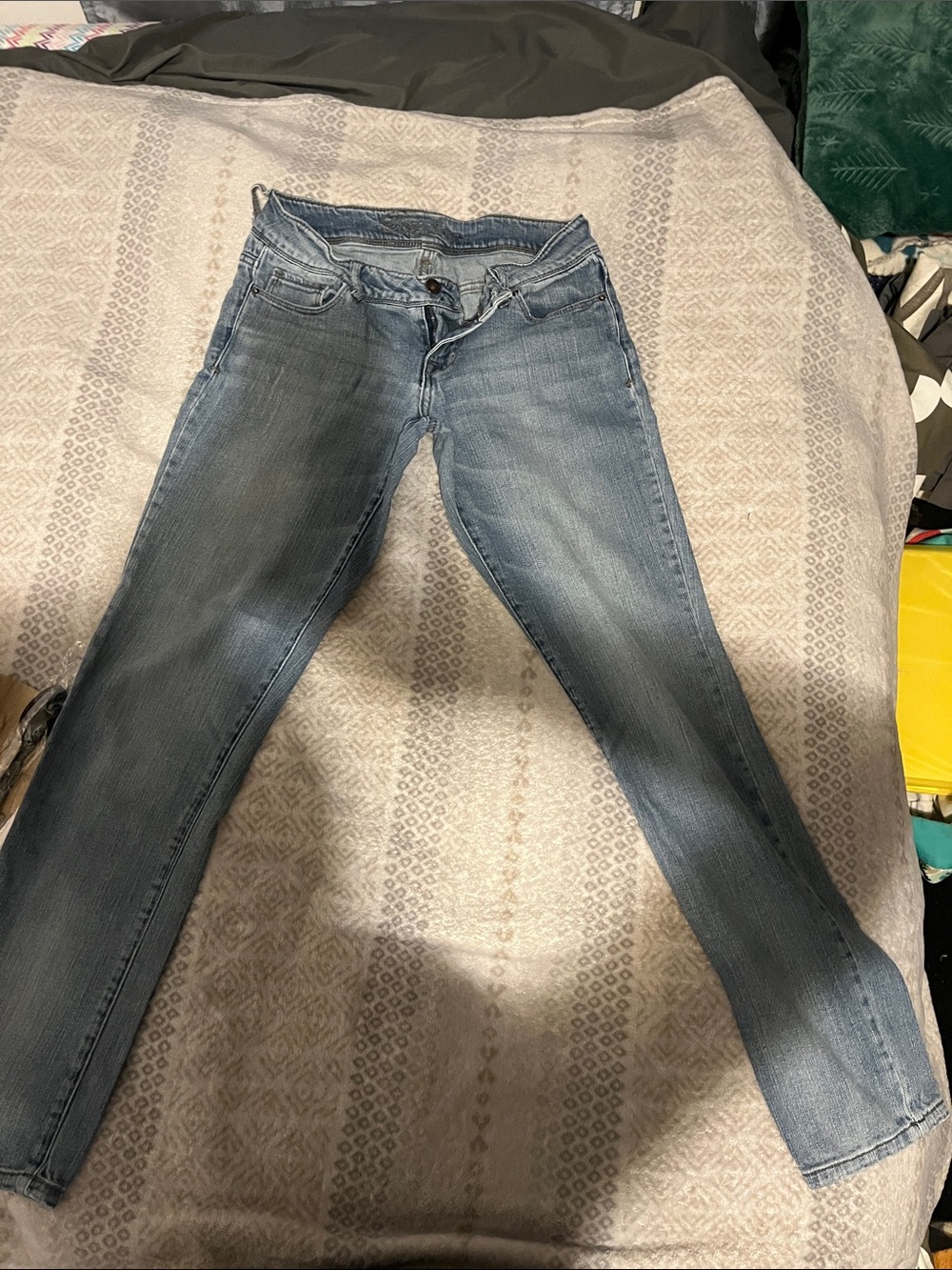 dELiA*s Light Wash Skinny Jeans